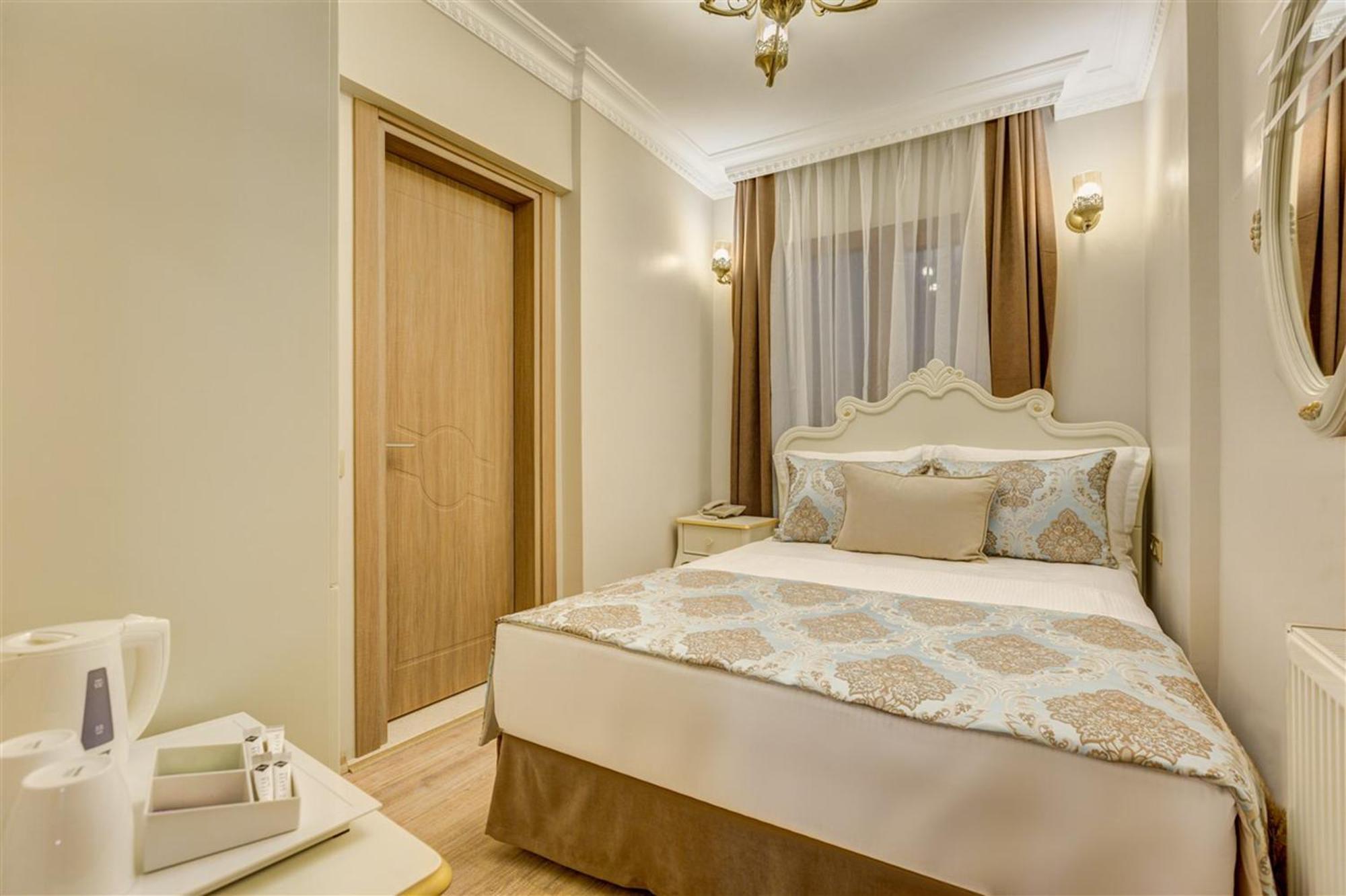 Cunda Oezerbey Konagi (Adults Only) Ξενοδοχείο Ayvalı Δωμάτιο φωτογραφία